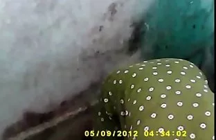 Con gái nhỏ mò một t ...