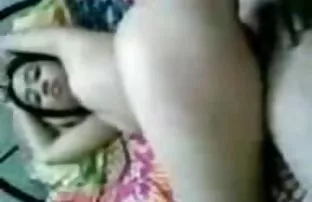 Cháu đưa trẻ của mìn ...