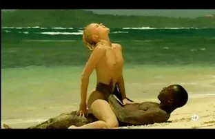 Bạn gái trẻ tham gia ...