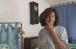 Ông hãm hiếp cháu gá ...