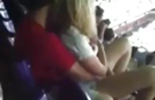 Một người đàn ông yê ...